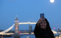 Spermoon selfie, 2014
